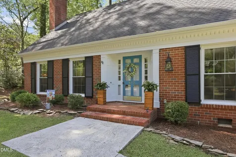 612 W Chisholm Sanford NC 27330