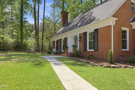 612 W Chisholm Sanford NC 27330