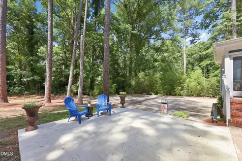 612 W Chisholm Sanford NC 27330
