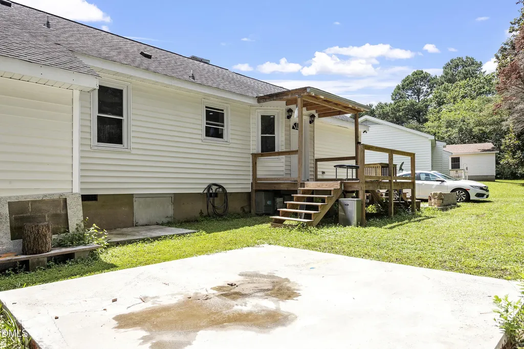 5809 Iris Lake Court Raleigh NC 27604