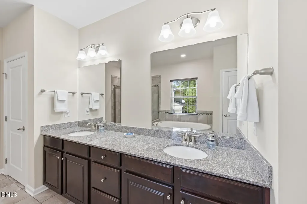 377 S Farnleigh Drive Chapel Hill NC 27517