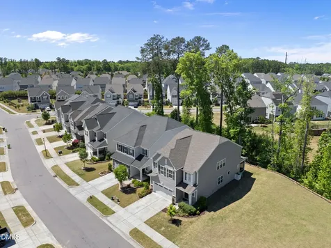 1916 Kings Knot Court Apex NC 27502