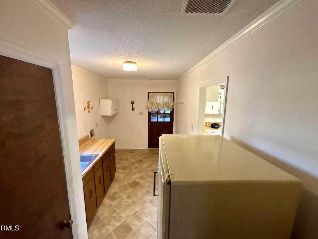1957 Old Beulah Road Selma NC 27576