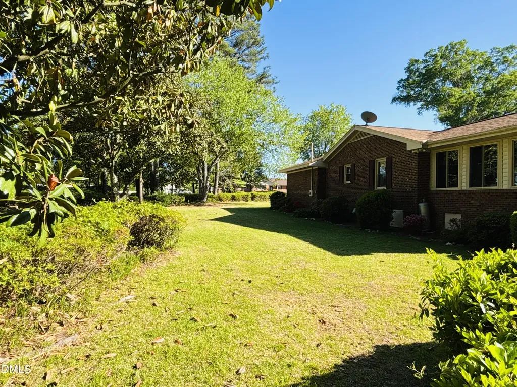 1957 Old Beulah Road Selma NC 27576