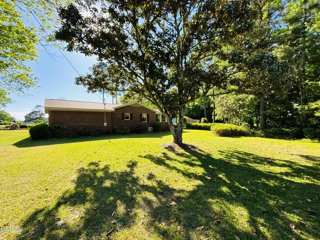 1957 Old Beulah Road Selma NC 27576
