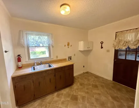 1957 Old Beulah Road Selma NC 27576