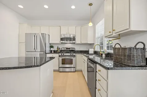 4019 Yellowfield Way Cary NC 27518