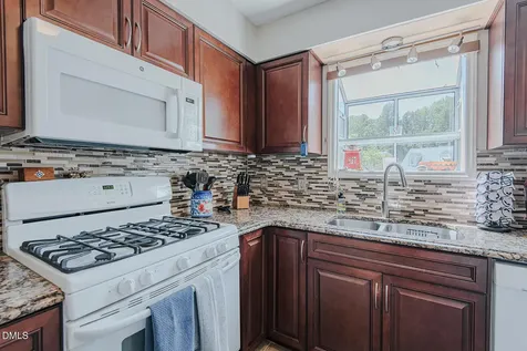816 Cornwallis Drive Burlington NC 27215