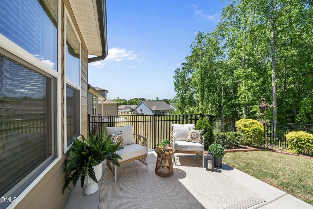 2017 Red Pine Trail Fuquay Varina NC 27526