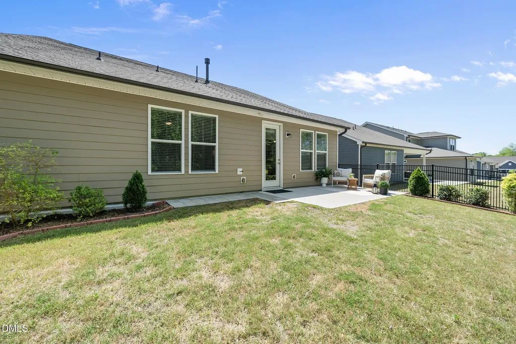 2017 Red Pine Trail Fuquay Varina NC 27526