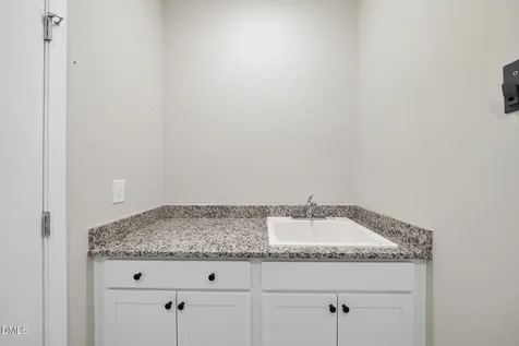 2017 Red Pine Trail Fuquay Varina NC 27526