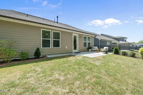 2017 Red Pine Trail Fuquay Varina NC 27526