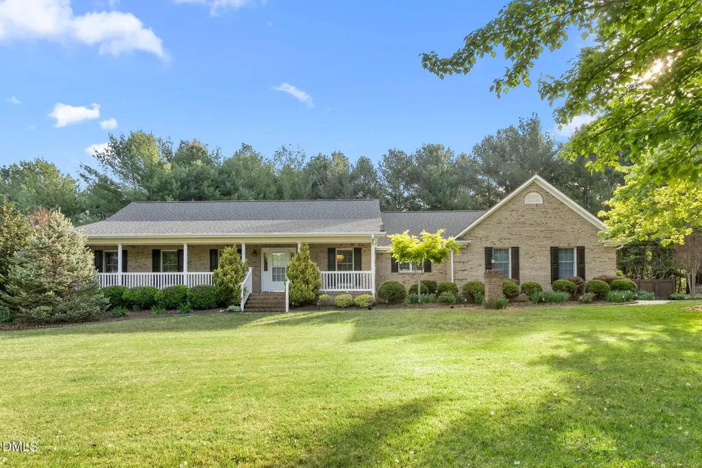 2636 Farmpond Court Haw River NC 27258