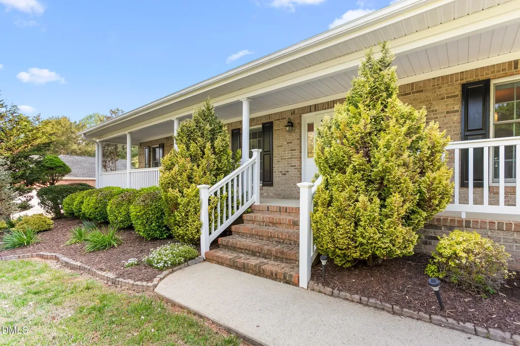 2636 Farmpond Court Haw River NC 27258
