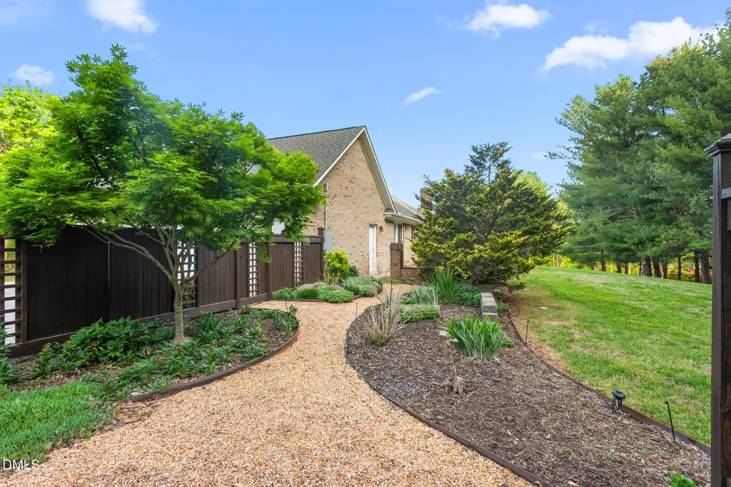 2636 Farmpond Court Haw River NC 27258