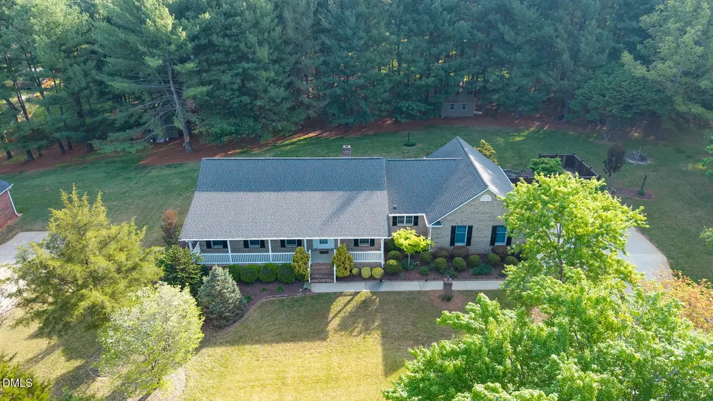 2636 Farmpond Court Haw River NC 27258