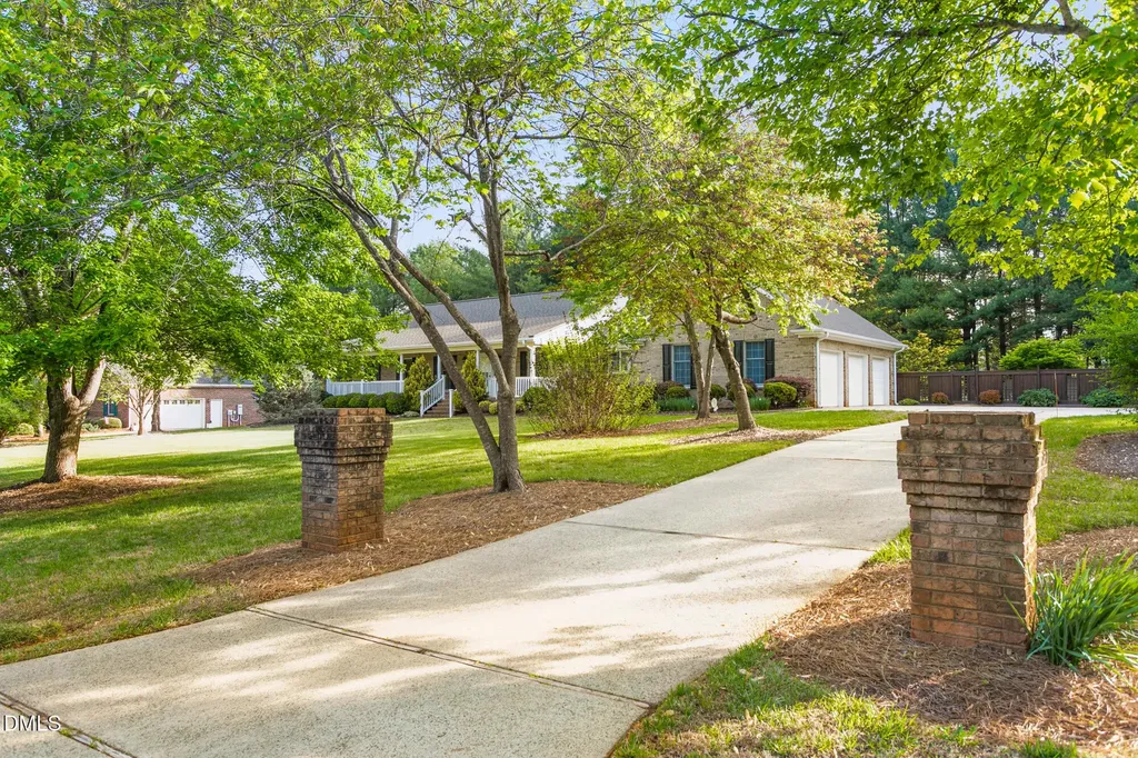 2636 Farmpond Court Haw River NC 27258