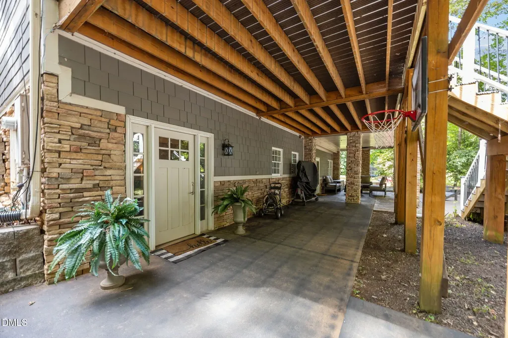7100 Falls Glen Court Raleigh NC 27614