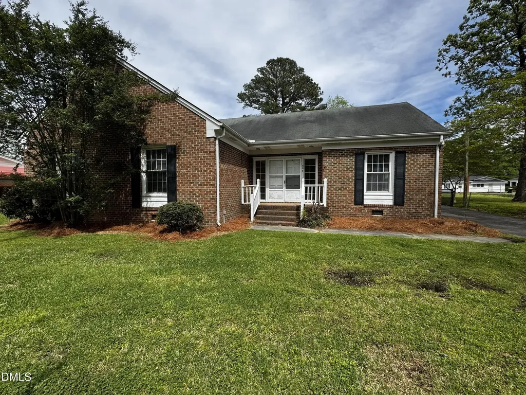 306 E 1st Street Kenly NC 27542