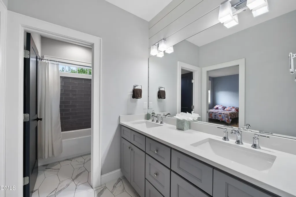 5109 Wainscott Way Raleigh NC 27612