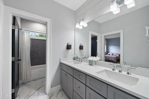5109 Wainscott Way Raleigh NC 27612