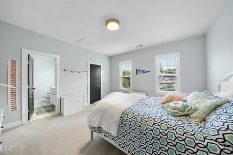 5109 Wainscott Way Raleigh NC 27612