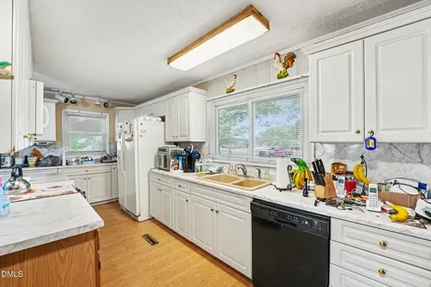 1411 Seabrook School Road Fayetteville NC 28312