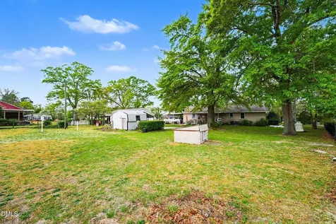 1411 Seabrook School Road Fayetteville NC 28312