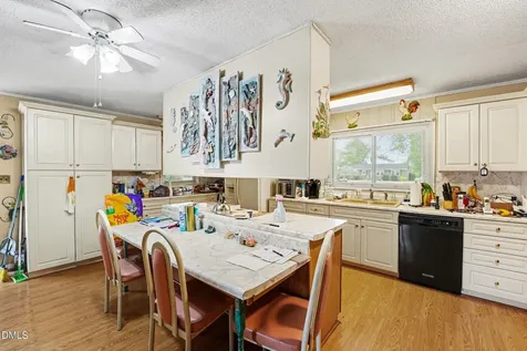 1411 Seabrook School Road Fayetteville NC 28312