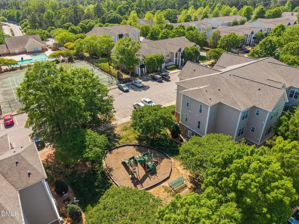 2400 Huntscroft Lane Raleigh NC 27617