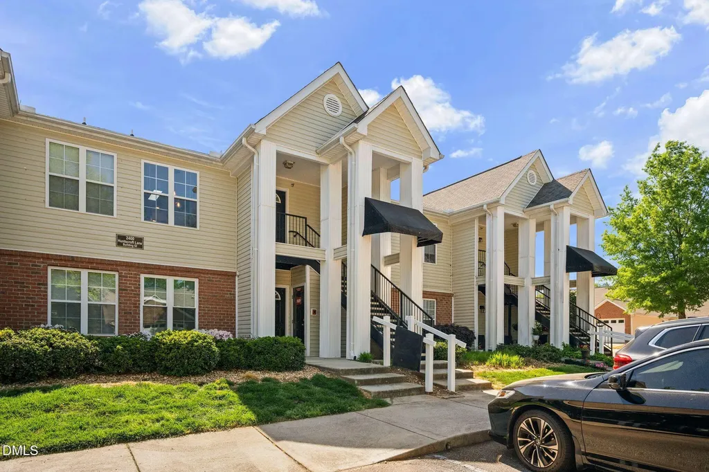 2400 Huntscroft Lane Raleigh NC 27617