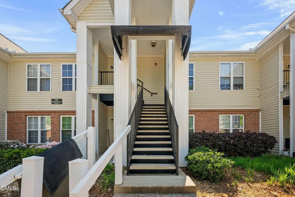 2400 Huntscroft Lane Raleigh NC 27617