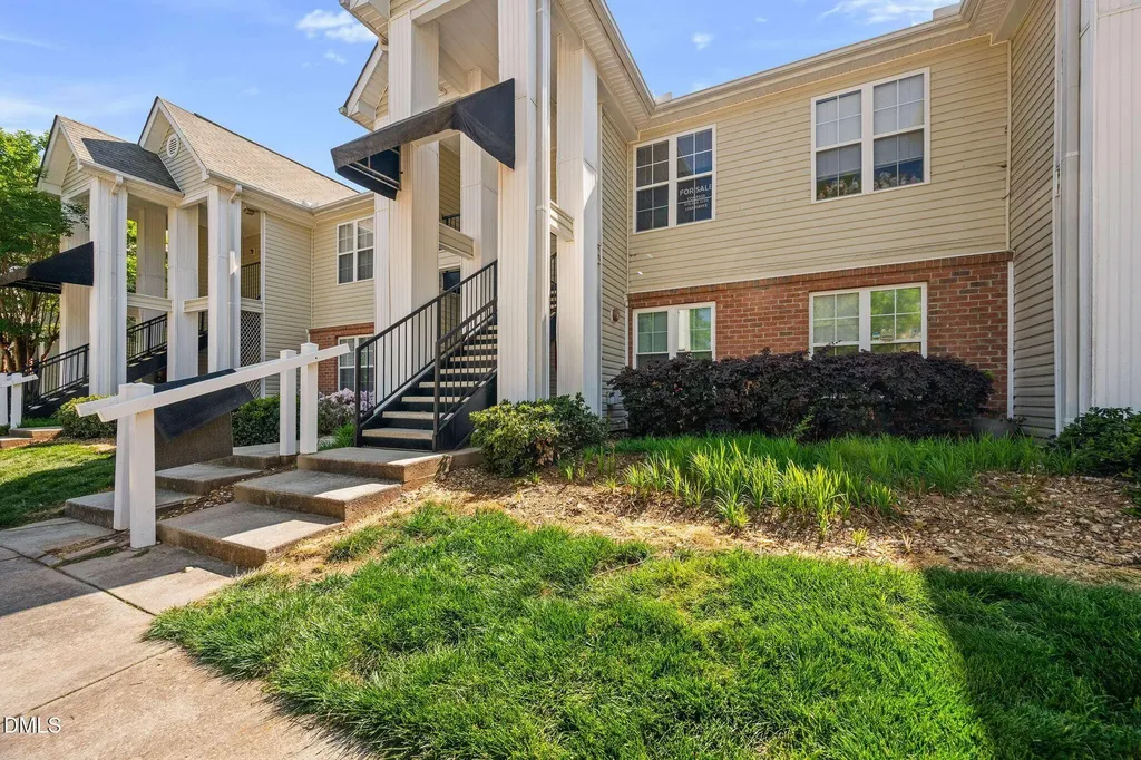 2400 Huntscroft Lane Raleigh NC 27617