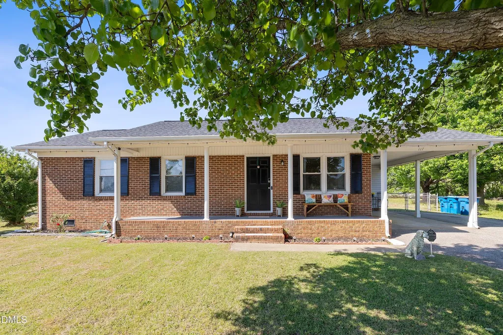 117 Holly Avenue Dunn NC 28334