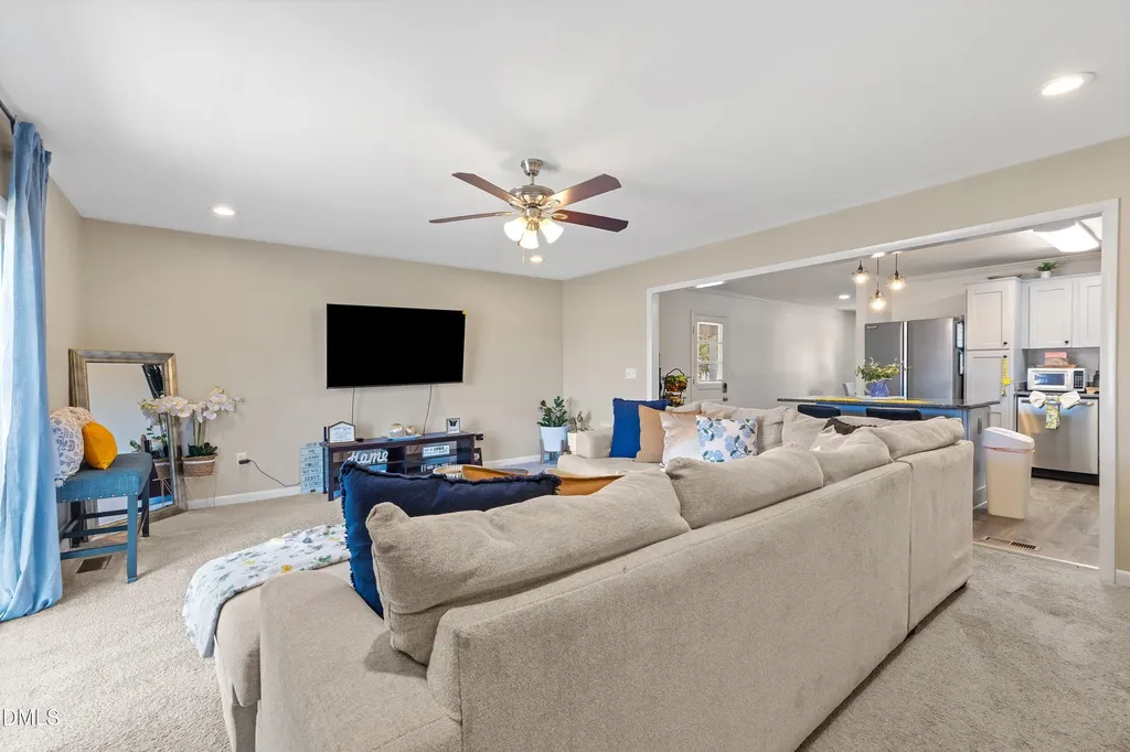 117 Holly Avenue Dunn NC 28334