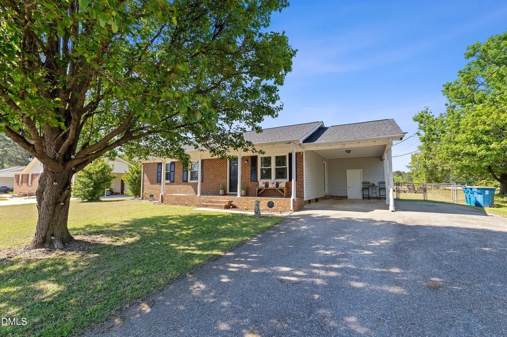 117 Holly Avenue Dunn NC 28334