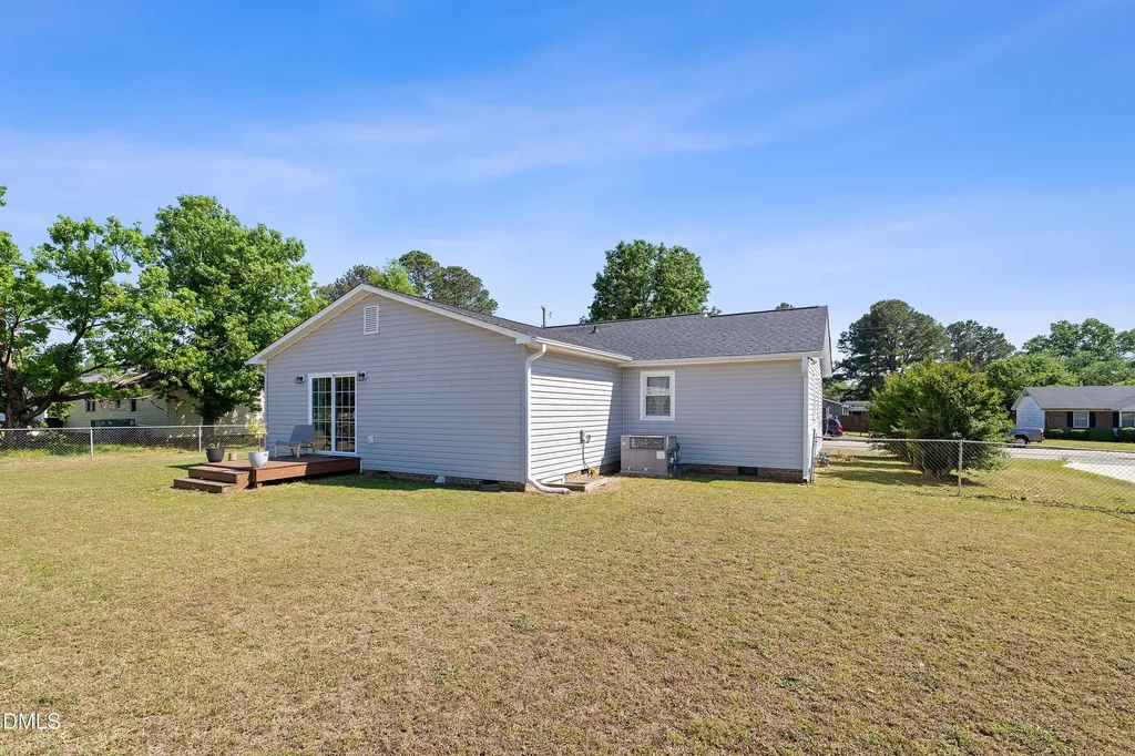 117 Holly Avenue Dunn NC 28334