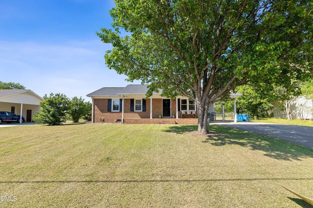 117 Holly Avenue Dunn NC 28334