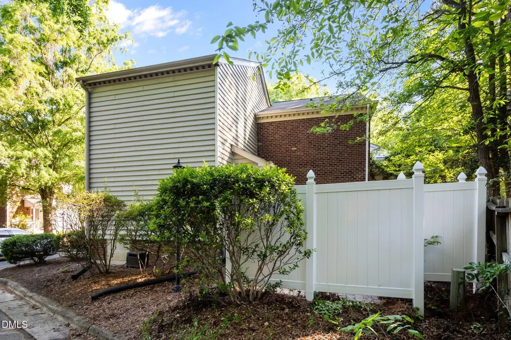 109 Sully Court Chapel Hill NC 27514