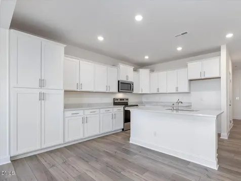659 Sefton Park Drive Zebulon NC 27597