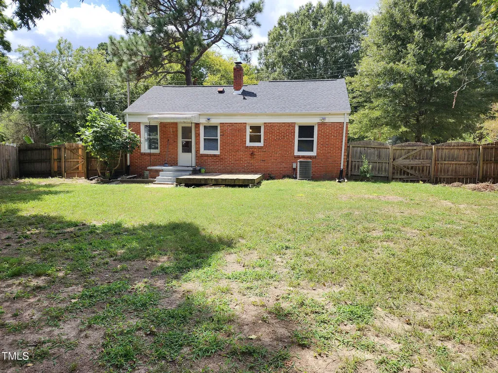704 N King Charles Road Raleigh NC 27610