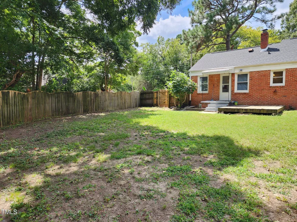 704 N King Charles Road Raleigh NC 27610