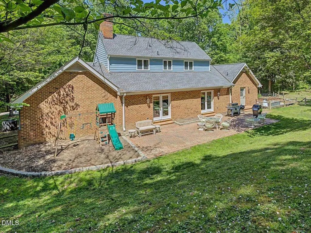 12 Lanier Drive Chapel Hill NC 27517