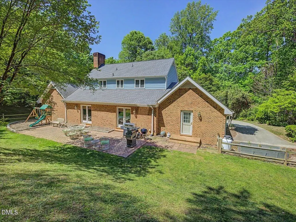 12 Lanier Drive Chapel Hill NC 27517