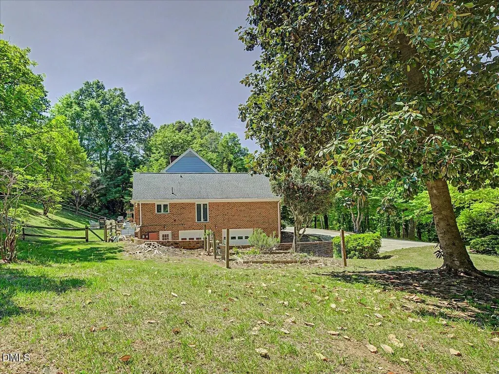 12 Lanier Drive Chapel Hill NC 27517