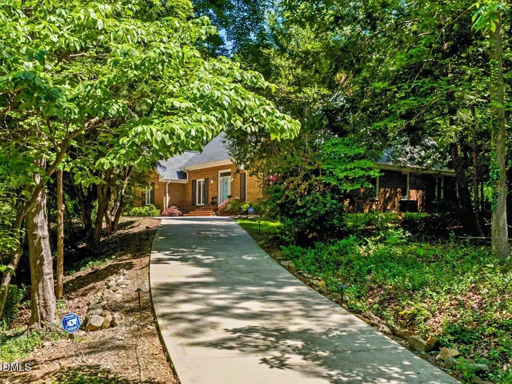 12 Lanier Drive Chapel Hill NC 27517
