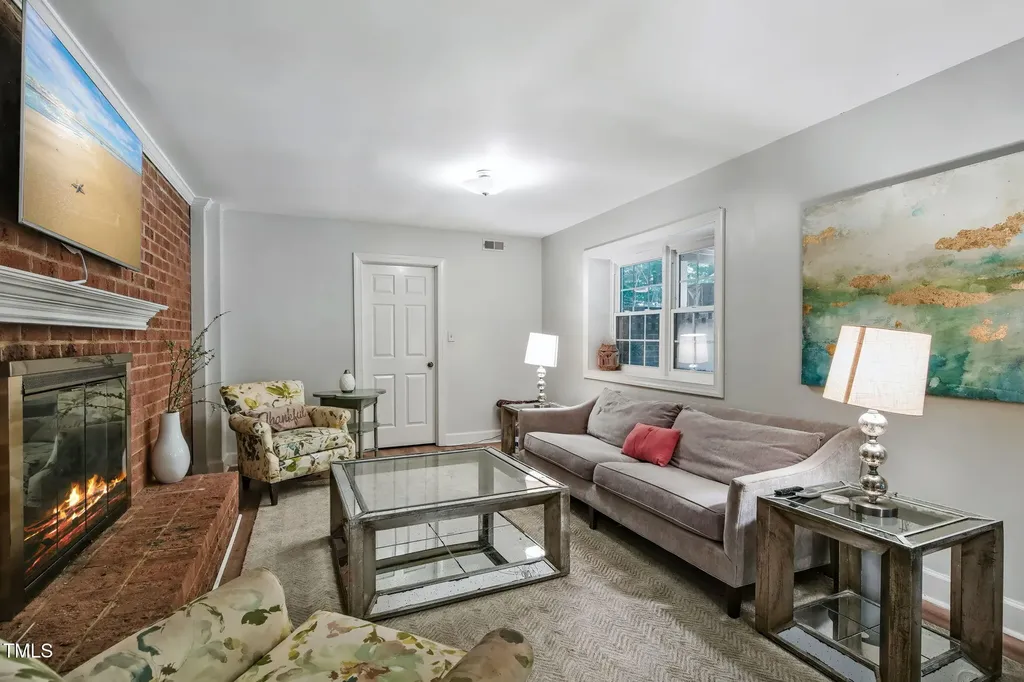 6 St James Place Chapel Hill NC 27514