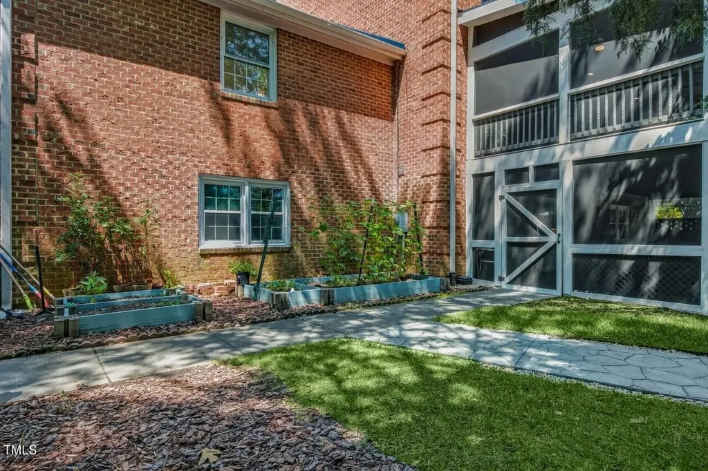 6 St James Place Chapel Hill NC 27514