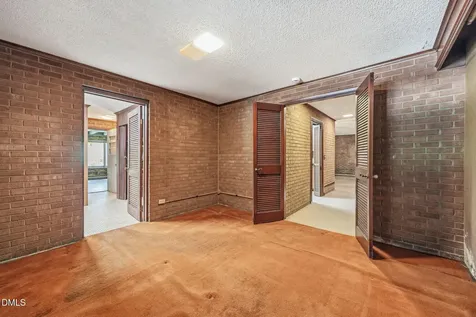129 Forest Park Drive Thomasville NC 27360