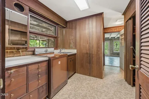 129 Forest Park Drive Thomasville NC 27360